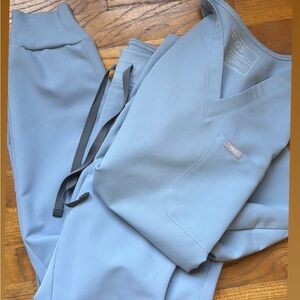 FIGS Slate Blue Scrub Ensemble